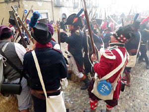 X Festa Reviu els Setges Napole&ograve;nics de Girona. Combat a la pla&ccedil;a dels Ap&ograve;stols