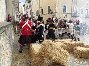 X Festa Reviu els Setges Napole&ograve;nics de Girona. Combat a la pla&ccedil;a dels Ap&ograve;stols