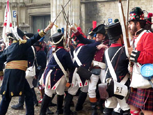 X Festa Reviu els Setges Napole&ograve;nics de Girona. Combat a la pla&ccedil;a dels Ap&ograve;stols
