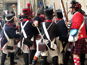 X Festa Reviu els Setges Napole&ograve;nics de Girona. Combat a la pla&ccedil;a dels Ap&ograve;stols
