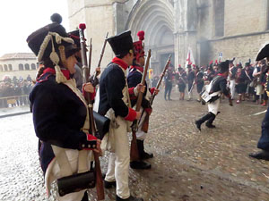 X Festa Reviu els Setges Napole&ograve;nics de Girona. Combat a la pla&ccedil;a dels Ap&ograve;stols