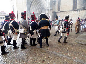 X Festa Reviu els Setges Napole&ograve;nics de Girona. Combat a la pla&ccedil;a dels Ap&ograve;stols