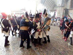 X Festa Reviu els Setges Napole&ograve;nics de Girona. Combat a la pla&ccedil;a dels Ap&ograve;stols