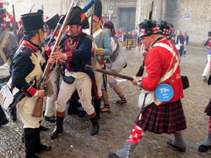 X Festa Reviu els Setges Napole&ograve;nics de Girona. Combat a la pla&ccedil;a dels Ap&ograve;stols