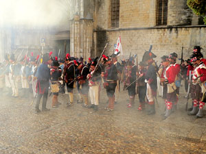 X Festa Reviu els Setges Napole&ograve;nics de Girona. Combat a la pla&ccedil;a dels Ap&ograve;stols