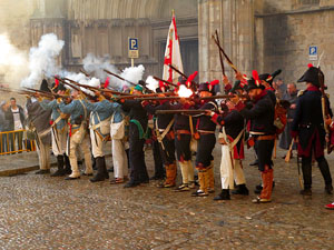 X Festa Reviu els Setges Napole&ograve;nics de Girona. Combat a la pla&ccedil;a dels Ap&ograve;stols