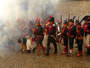 X Festa Reviu els Setges Napole&ograve;nics de Girona. Combat a la pla&ccedil;a dels Ap&ograve;stols