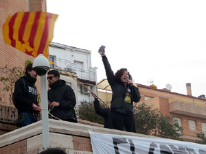 Concentraci&oacute; 'Puigdemont President' davant la Subdelegaci&oacute; del Govern a Jaume I