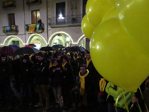 Concentraci&oacute; per la llibertat dels presos pol&iacute;tics a la pla&ccedil;a del Vi