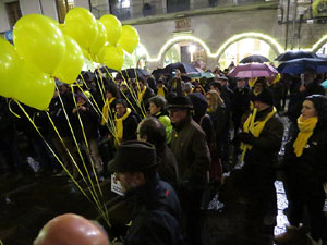 Concentraci&oacute; per la llibertat dels presos pol&iacute;tics a la pla&ccedil;a del Vi