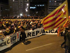 Concentraci&oacute; 'S&iacute; a la Rep&uacute;blica i al Govern leg&iacute;tim'