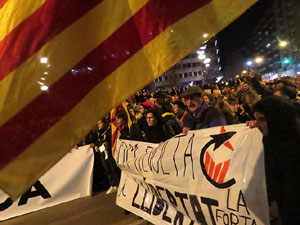 Concentraci&oacute; 'S&iacute; a la Rep&uacute;blica i al Govern leg&iacute;tim'