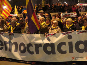 Concentraci&oacute; 'S&iacute; a la Rep&uacute;blica i al Govern leg&iacute;tim'