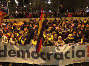 Concentraci&oacute; 'S&iacute; a la Rep&uacute;blica i al Govern leg&iacute;tim'