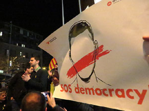 Concentraci&oacute; 'S&iacute; a la Rep&uacute;blica i al Govern leg&iacute;tim'