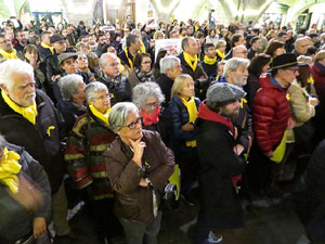 Concentraci&oacute; per la llibertat dels presos pol&iacute;tics a la pla&ccedil;a del Vi