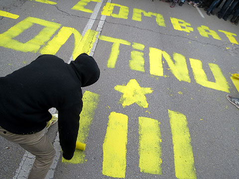 Pintada a la Gran Via de Jaume I