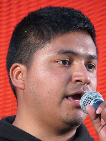 Emanuel Donoso durant el seu parlament