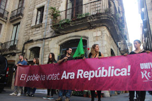 Concentraci&oacute; per la llibertat dels presos pol&iacute;tics a la pla&ccedil;a del Vi