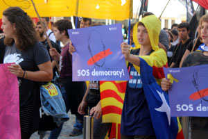 Concentraci&oacute; per la llibertat dels presos pol&iacute;tics a la pla&ccedil;a del Vi