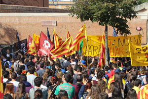 Concentraci&oacute; per la llibertat dels presos pol&iacute;tics a la pla&ccedil;a del Vi