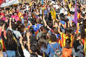 Concentraci&oacute; per la llibertat dels presos pol&iacute;tics a la pla&ccedil;a del Vi