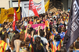 Concentraci&oacute; per la llibertat dels presos pol&iacute;tics a la pla&ccedil;a del Vi