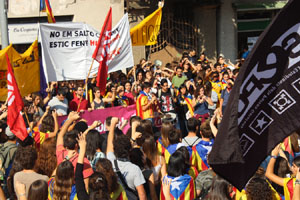 Concentraci&oacute; per la llibertat dels presos pol&iacute;tics a la pla&ccedil;a del Vi
