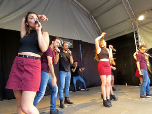 Festival A Capella 2018. Actuaci&oacute; del grup A Grup Vocal a la pla&ccedil;a de la Independ&egrave;ncia