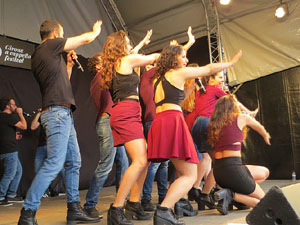 Festival A Capella 2018. Actuaci&oacute; del grup A Grup Vocal a la pla&ccedil;a de la Independ&egrave;ncia
