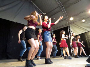 Festival A Capella 2018. Actuaci&oacute; del grup A Grup Vocal a la pla&ccedil;a de la Independ&egrave;ncia