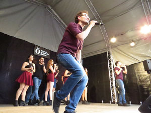 Festival A Capella 2018. Actuaci&oacute; del grup A Grup Vocal a la pla&ccedil;a de la Independ&egrave;ncia