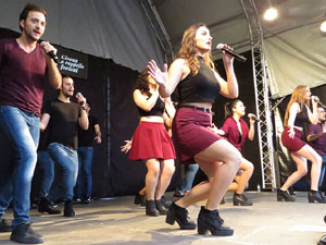 Festival A Capella 2018. Actuaci&oacute; del grup A Grup Vocal a la pla&ccedil;a de la Independ&egrave;ncia