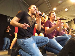 Festival A Capella 2018. Actuaci&oacute; del grup A Grup Vocal a la pla&ccedil;a de la Independ&egrave;ncia