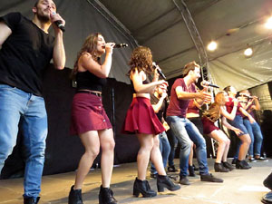 Festival A Capella 2018. Actuaci&oacute; del grup A Grup Vocal a la pla&ccedil;a de la Independ&egrave;ncia