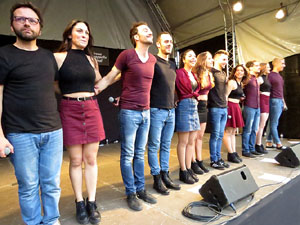 Festival A Capella 2018. Actuaci&oacute; del grup A Grup Vocal a la pla&ccedil;a de la Independ&egrave;ncia