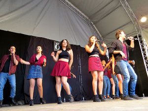 Festival A Capella 2018. Actuaci&oacute; del grup A Grup Vocal a la pla&ccedil;a de la Independ&egrave;ncia