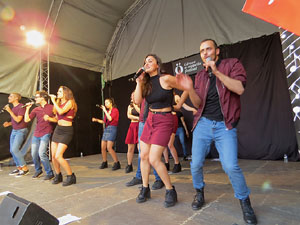 Festival A Capella 2018. Actuaci&oacute; del grup A Grup Vocal a la pla&ccedil;a de la Independ&egrave;ncia
