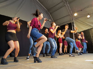 Festival A Capella 2018. Actuaci&oacute; del grup A Grup Vocal a la pla&ccedil;a de la Independ&egrave;ncia