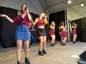 Festival A Capella 2018. Actuaci&oacute; del grup A Grup Vocal a la pla&ccedil;a de la Independ&egrave;ncia