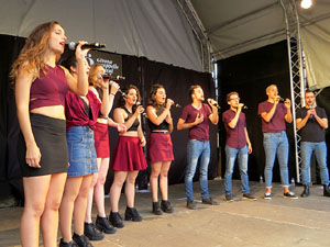 Festival A Capella 2018. Actuaci&oacute; del grup A Grup Vocal a la pla&ccedil;a de la Independ&egrave;ncia