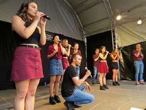 Festival A Capella 2018. Actuaci&oacute; del grup A Grup Vocal a la pla&ccedil;a de la Independ&egrave;ncia
