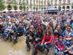 Festival A Capella 2018. Actuaci&oacute; de les Anxovetes & The Hanfris Quartet a la pla&ccedil;a de la Independ&egrave;ncia