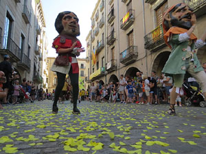 Arribada a la pla&ccedil;a del Vi i ball de l'&Agrave;liga de la Ciutat
