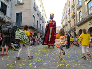 Arribada a la pla&ccedil;a del Vi i ball de l'&Agrave;liga de la Ciutat