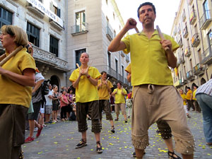 Arribada a la pla&ccedil;a del Vi i ball de l'&Agrave;liga de la Ciutat
