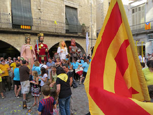 Arribada a la pla&ccedil;a del Vi i ball de l'&Agrave;liga de la Ciutat