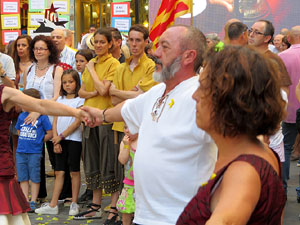 Sardanes i m&uacute;sica a la pla&ccedil;a del Vi