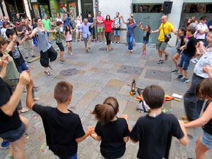 Sardanes i m&uacute;sica a la pla&ccedil;a del Vi
