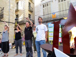 Sardanes i m&uacute;sica a la pla&ccedil;a del Vi